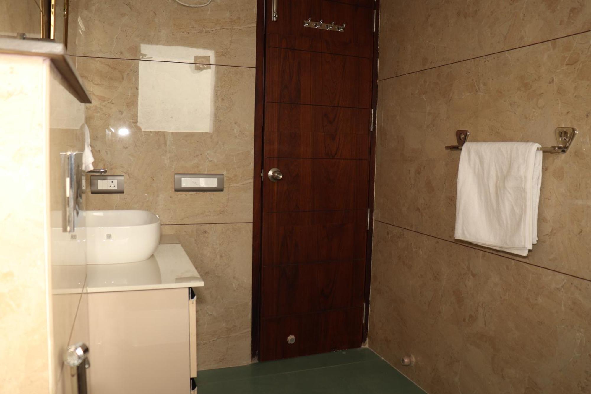 Ginger Garlic Homestay Sohana